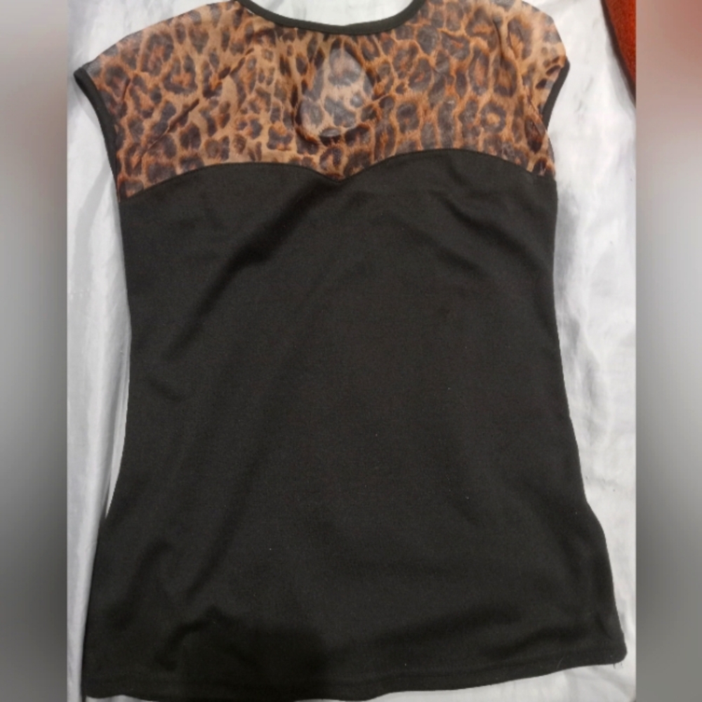 Rock Steady *L* leopard print top